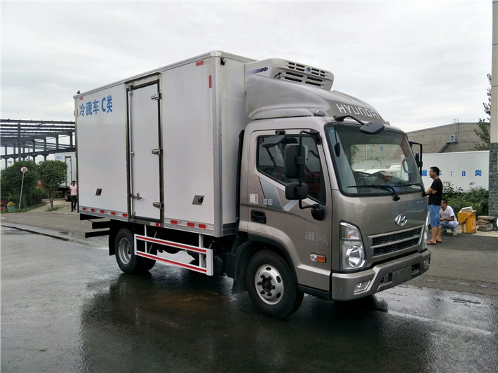 現(xiàn)代盛圖（4.2米）冷藏車