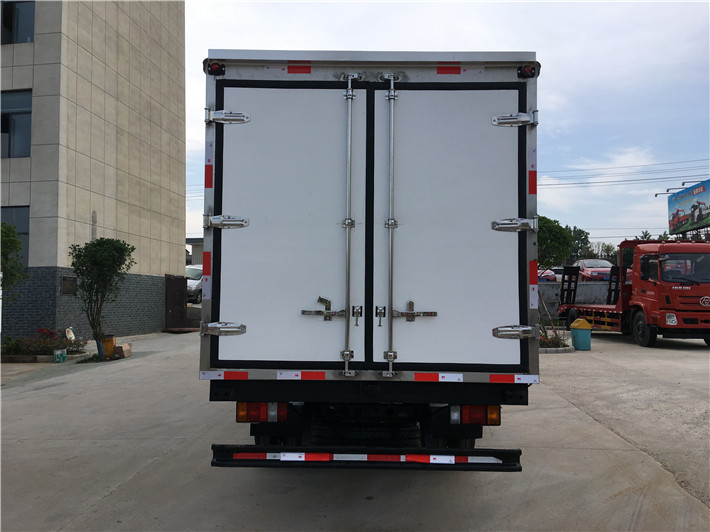 五十鈴600P（5.2米）冷藏車