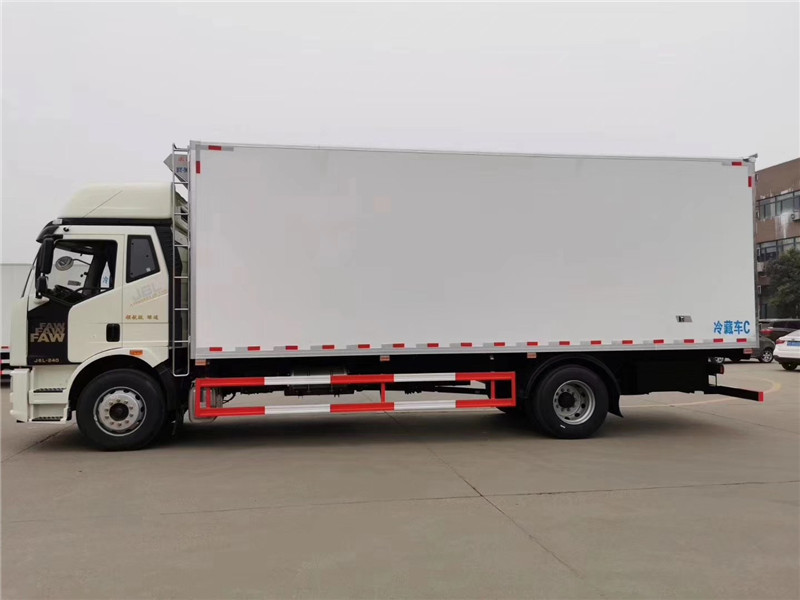 （國六）解放J6L高頂雙臥6米8冷藏車