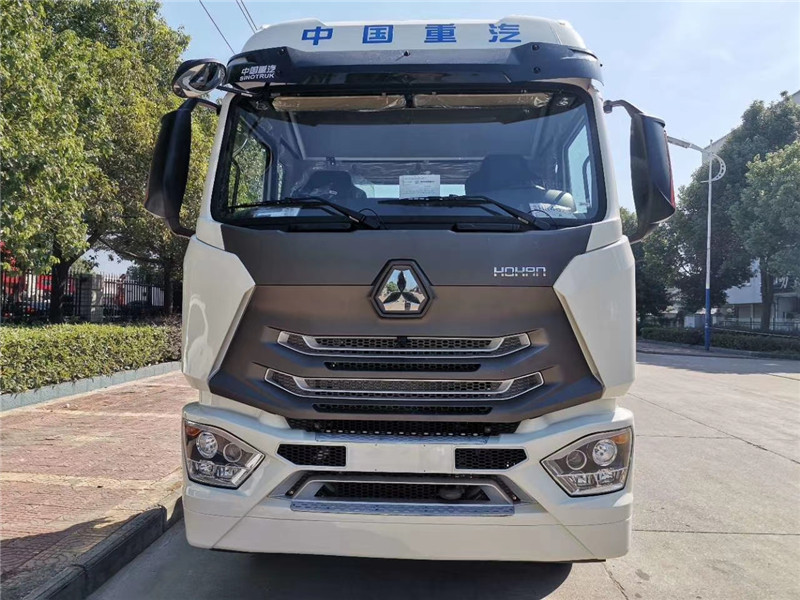 （國六）重汽豪翰6米8冷藏車