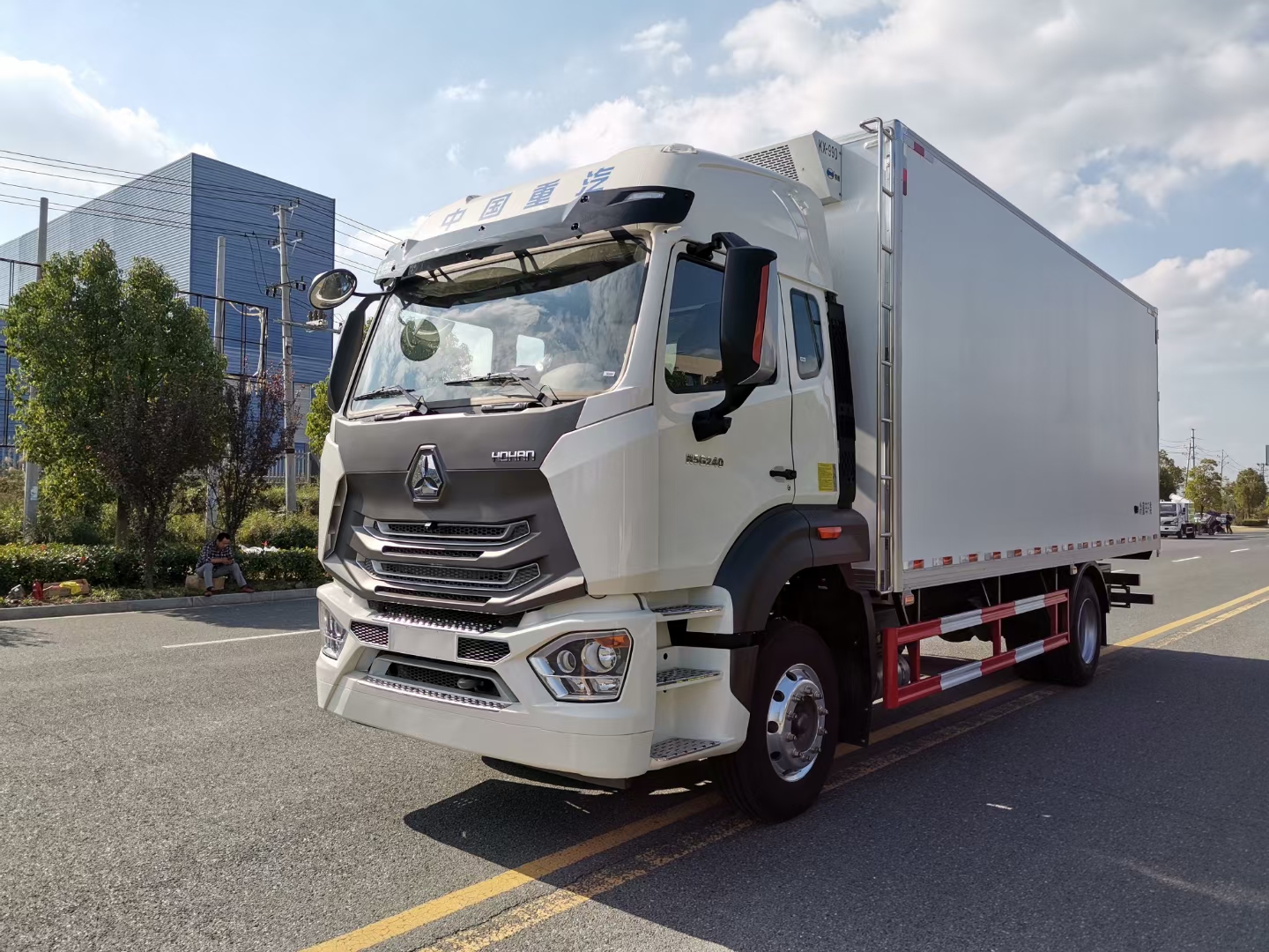 （國六）重汽豪翰6米8冷藏車