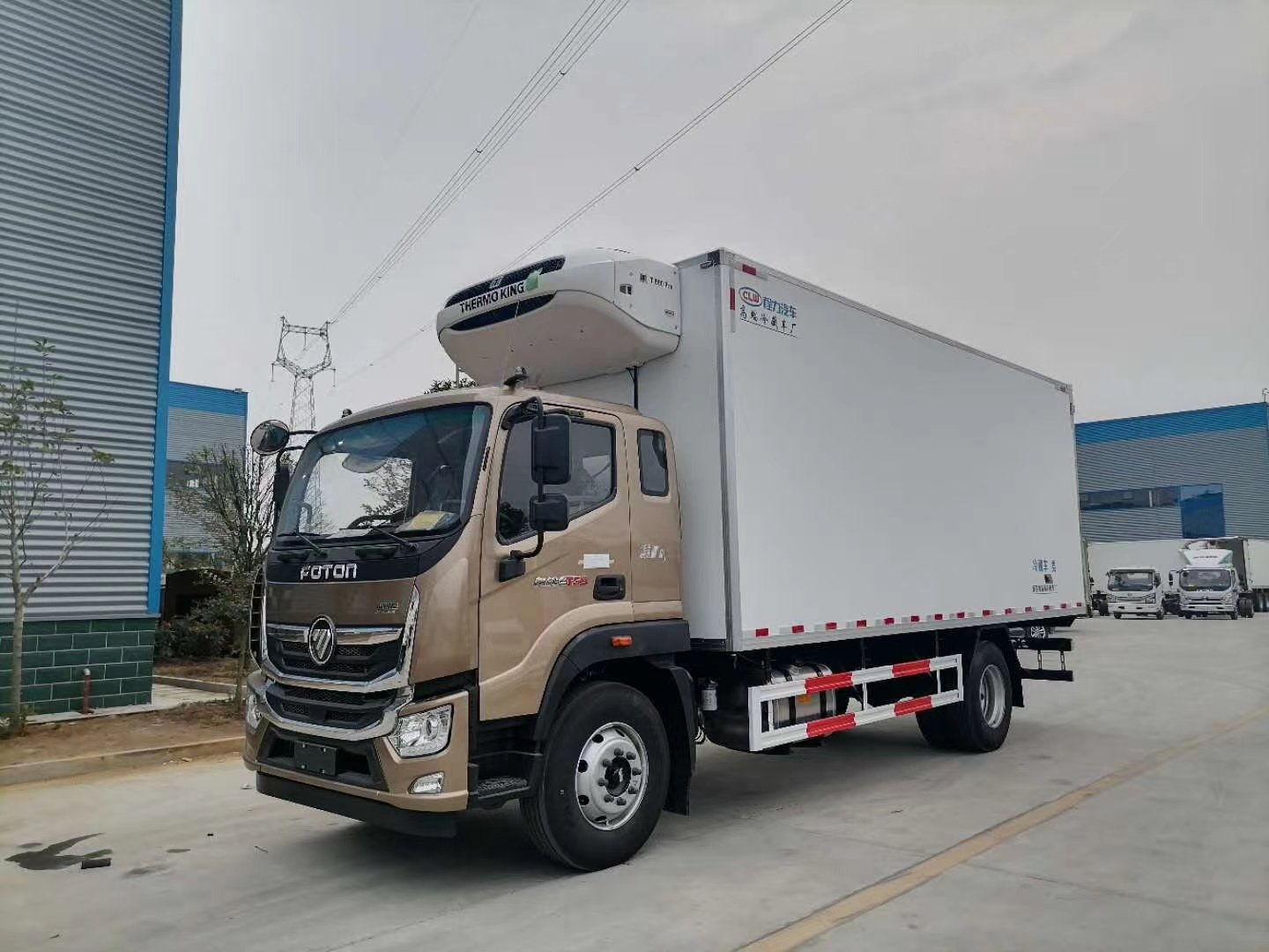 （國(guó)六）福田奧鈴6米8冷藏車