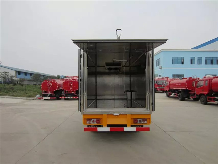 東風(fēng)多利卡醫(yī)療廢物轉(zhuǎn)運車