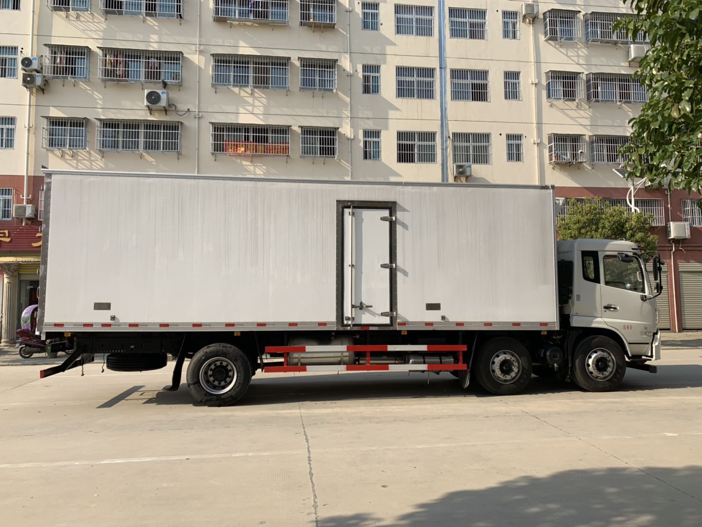 東風(fēng)天錦（8.6米）冷藏車