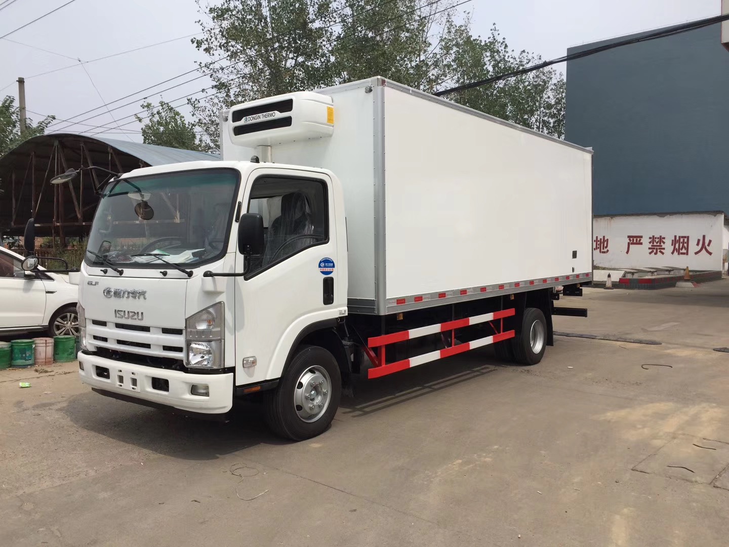 五十鈴（5.9米）冷藏車