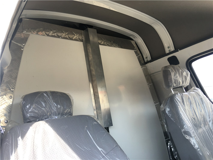 金杯面包冷藏車