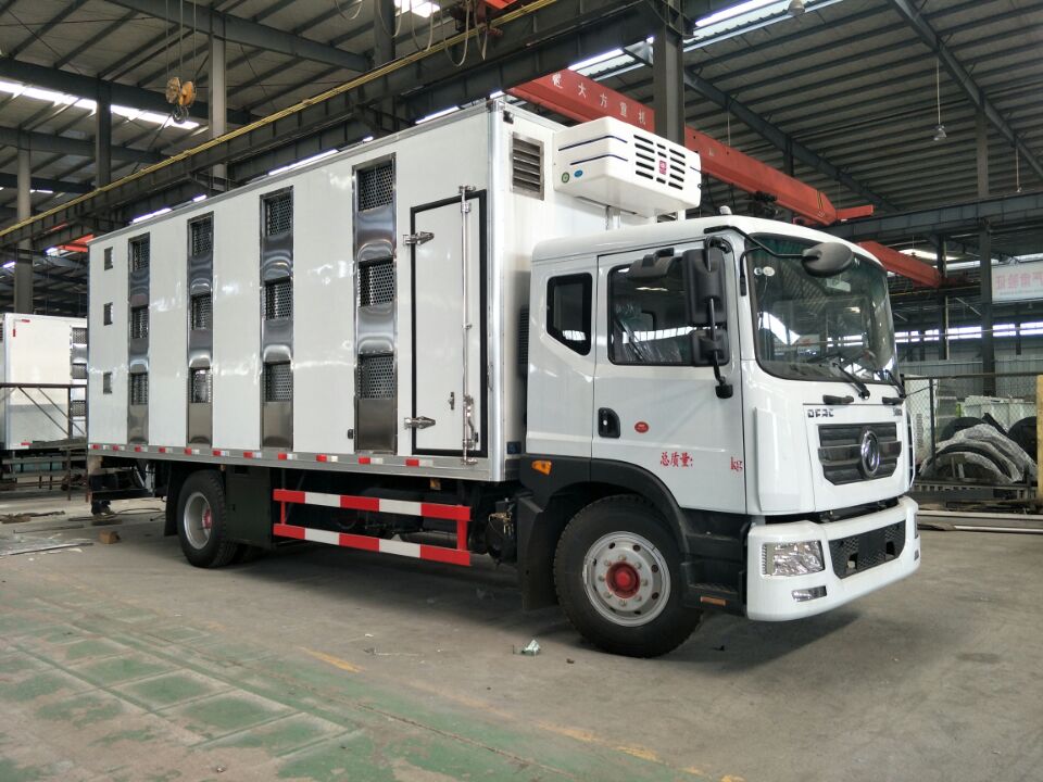 東風(fēng)D9(豪華型)6米恒溫運(yùn)豬車(chē)