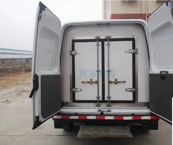 江鈴特順面包冷藏車（國(guó)六）