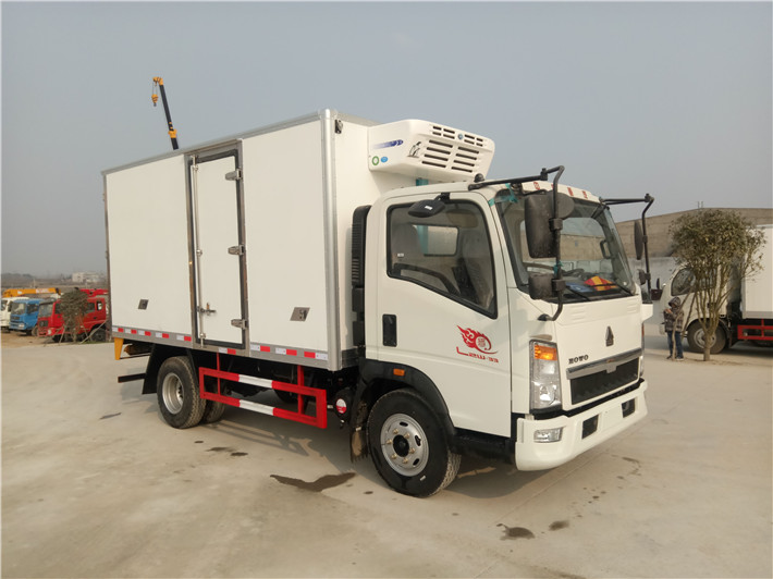重汽豪沃(4.2米)藍(lán)牌冷藏車
