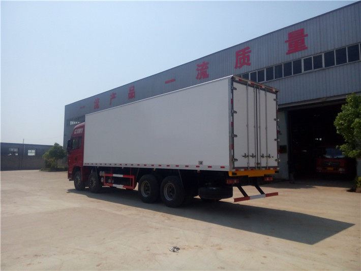 陜汽德龍前四后八9.6米冷藏車
