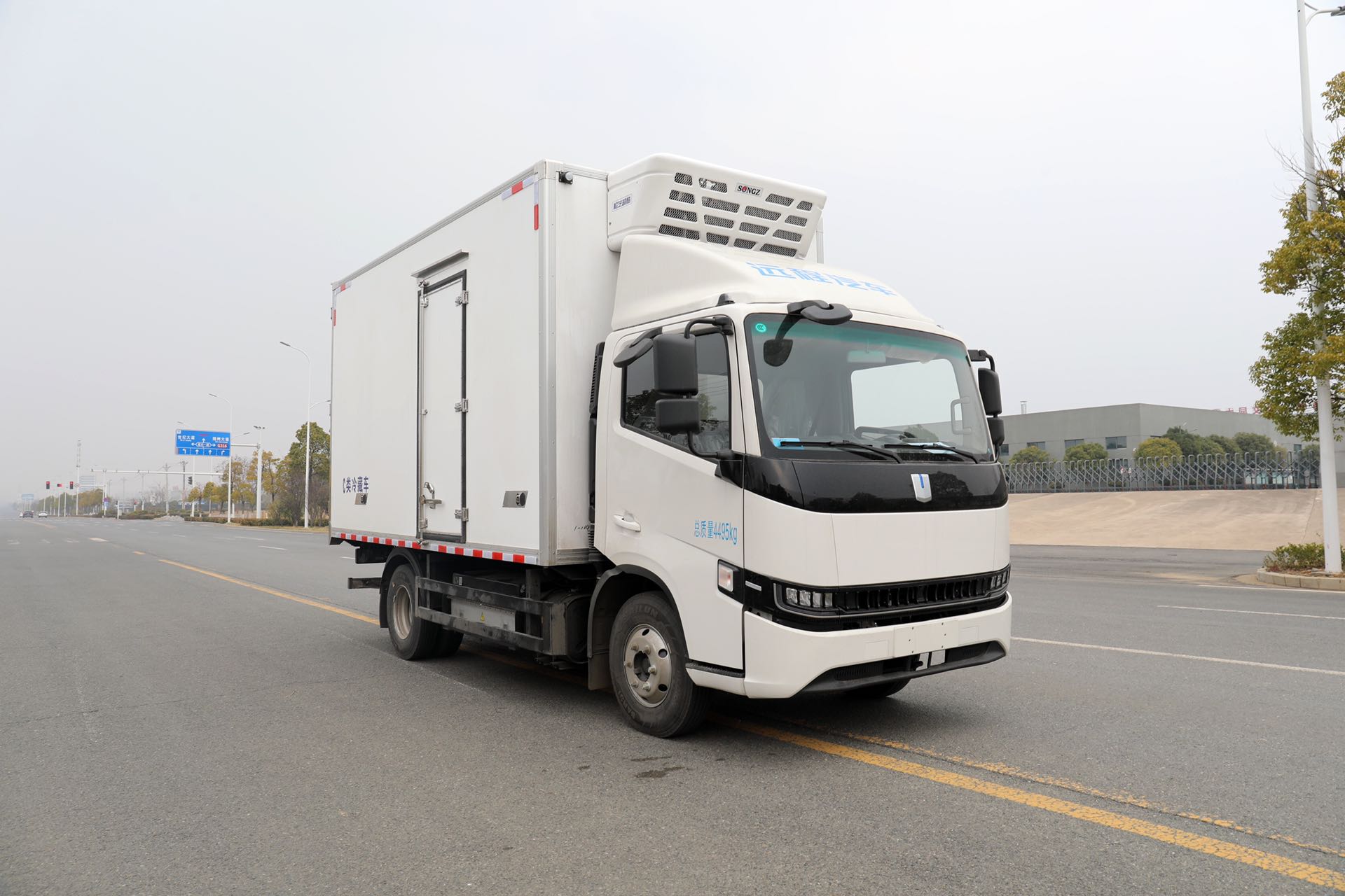 吉利純電動(dòng)新能源4.2米冷藏車(chē)